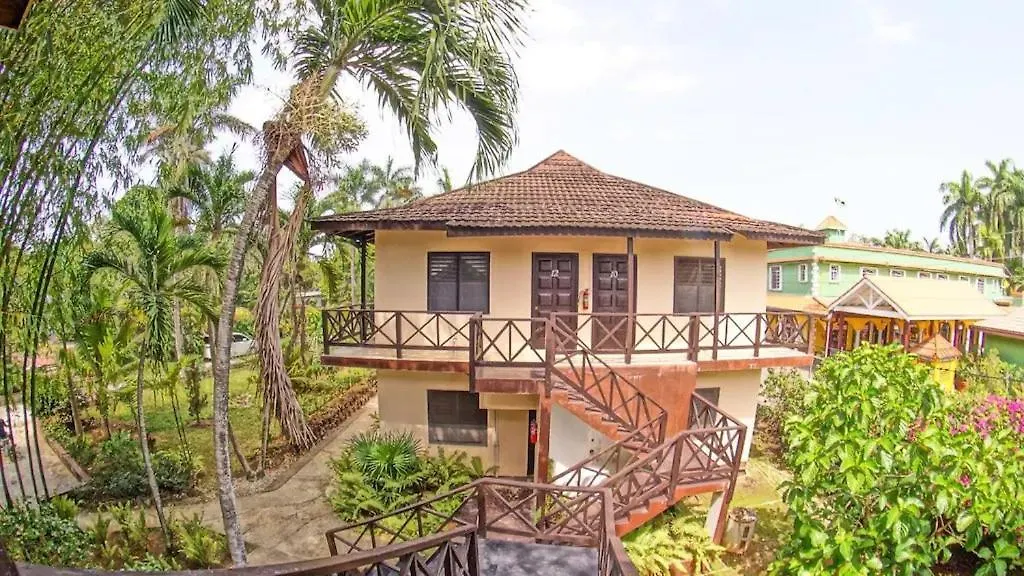 Ambitious Resort 2*, Negril